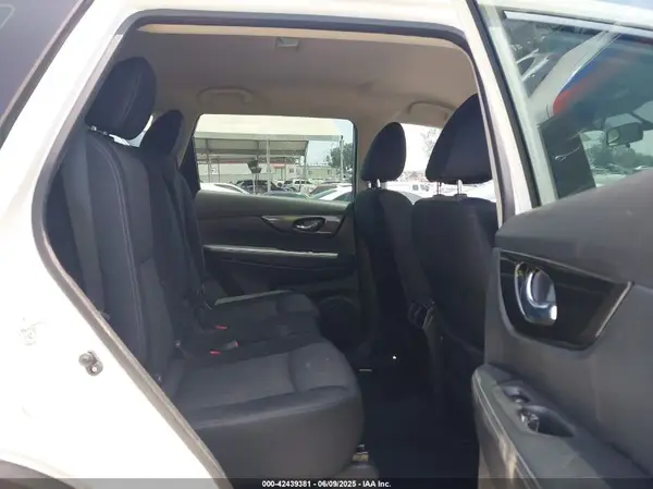 JN8AT2MT2JW461683 2018 NISSAN ROGUE - Image 8