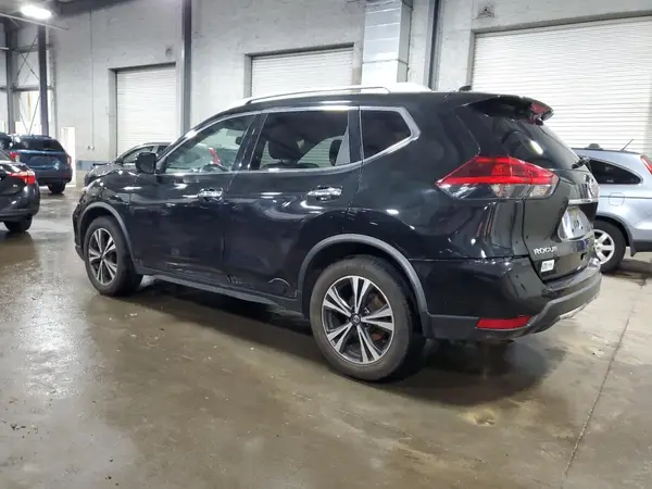 JN8AT2MT2JW461876 2018 NISSAN ROGUE - Image 2