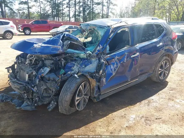JN8AT2MT2JW464647 2018 NISSAN ROGUE - Image 2