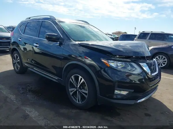 JN8AT2MT2JW466561 2018 NISSAN ROGUE - Image 1