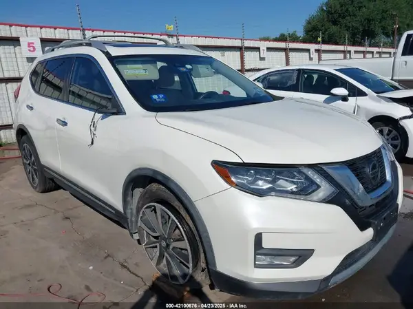JN8AT2MT2JW468813 2018 NISSAN ROGUE - Image 1