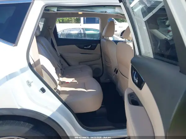 JN8AT2MT2JW468813 2018 NISSAN ROGUE - Image 8