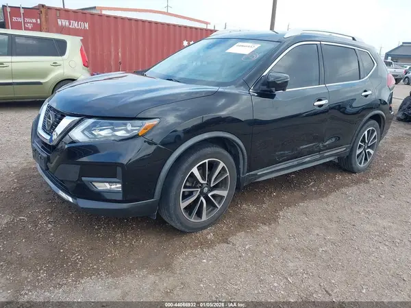 JN8AT2MT2JW469475 2018 NISSAN ROGUE - Image 2