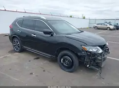 JN8AT2MT2JW470464 2018 NISSAN ROGUE