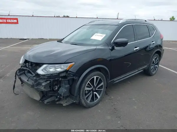 JN8AT2MT2JW470464 2018 NISSAN ROGUE - Image 2