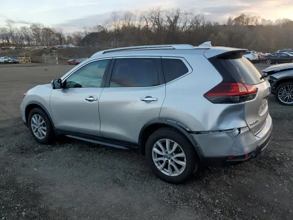 JN8AT2MT2JW470643 2018 NISSAN ROGUE - Image 2