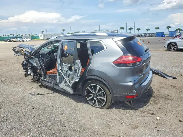 JN8AT2MT2JW485272 2018 NISSAN ROGUE - Image 2