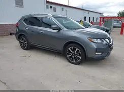 JN8AT2MT2JW485305 2018 NISSAN ROGUE