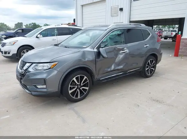 JN8AT2MT2JW485305 2018 NISSAN ROGUE - Image 2