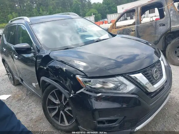 JN8AT2MT2JW485840 2018 NISSAN ROGUE - Image 1