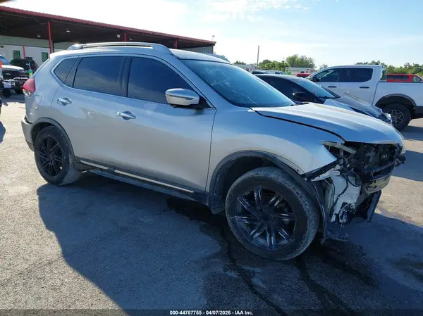 JN8AT2MT2JW487720 2018 NISSAN ROGUE - Image 1