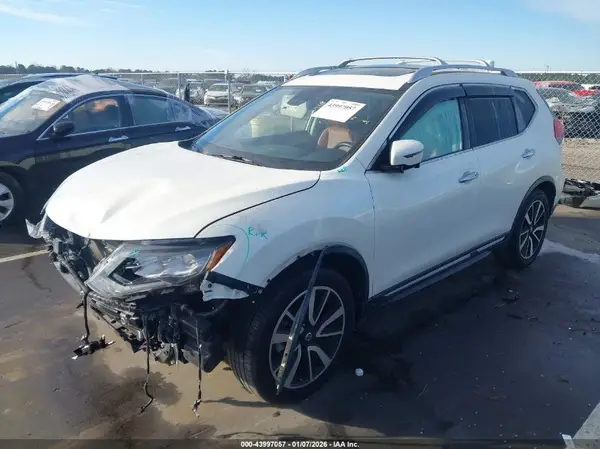 JN8AT2MT2JW489211 2018 NISSAN ROGUE - Image 2