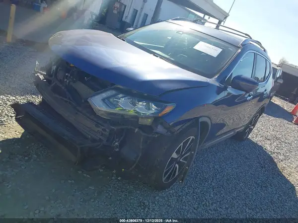 JN8AT2MT2JW489337 2018 NISSAN ROGUE - Image 2