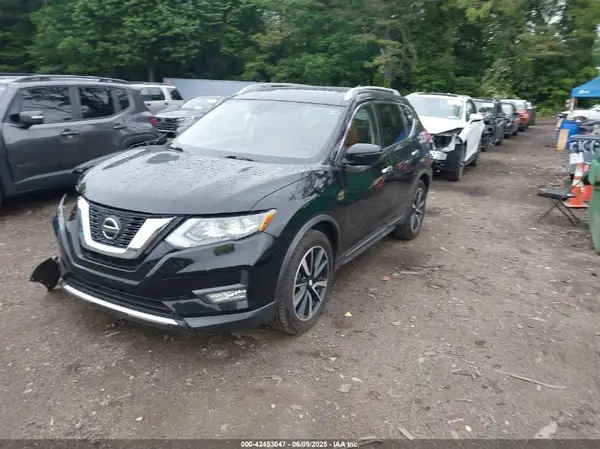 JN8AT2MT2JW489967 2018 NISSAN ROGUE - Image 2