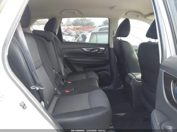 JN8AT2MT2JW492237 2018 NISSAN ROGUE - Image 8