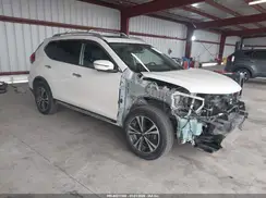 JN8AT2MT2JW492335 2018 NISSAN ROGUE