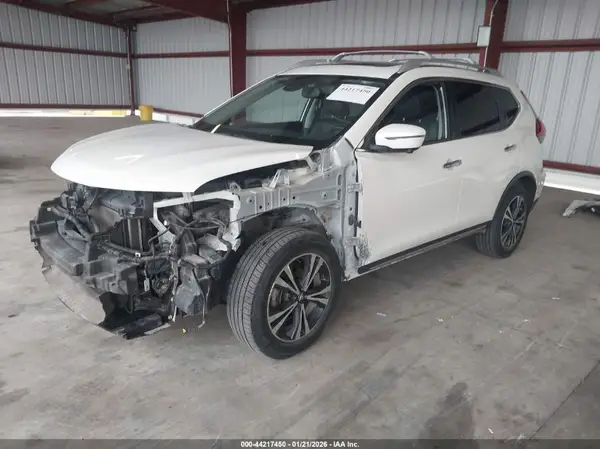 JN8AT2MT2JW492335 2018 NISSAN ROGUE - Image 2