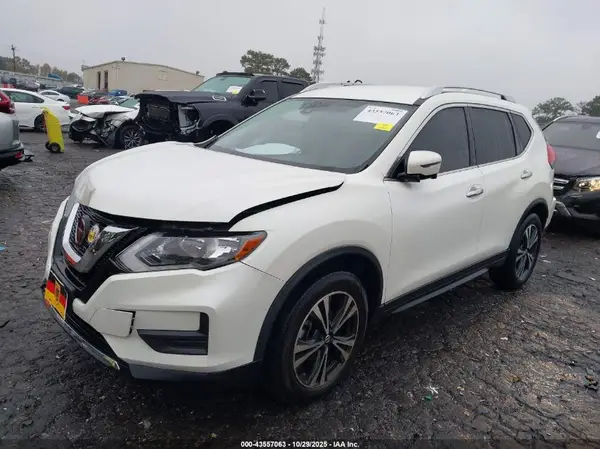 JN8AT2MT2KW254437 2019 NISSAN ROGUE - Image 2