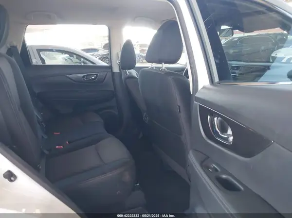 JN8AT2MT2KW254860 2019 NISSAN ROGUE - Image 8