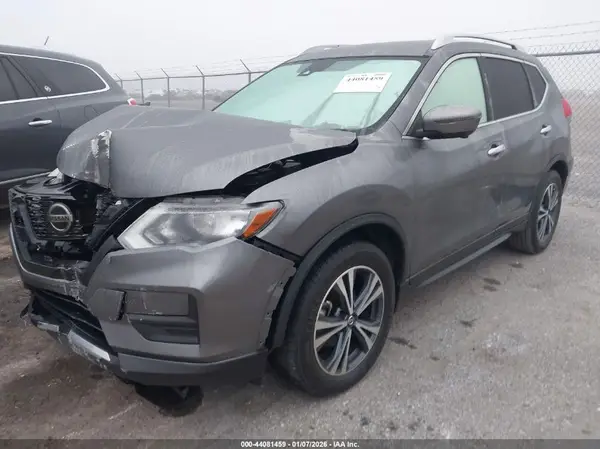 JN8AT2MT2KW255796 2019 NISSAN ROGUE - Image 2