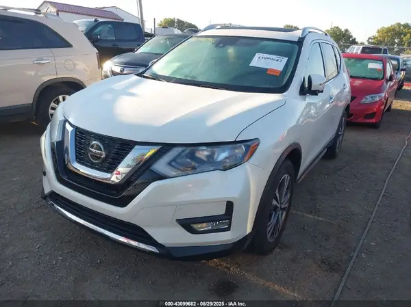 JN8AT2MT2KW256219 2019 NISSAN ROGUE - Image 2