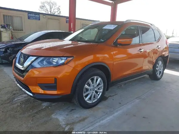 JN8AT2MT2KW260514 2019 NISSAN ROGUE - Image 2