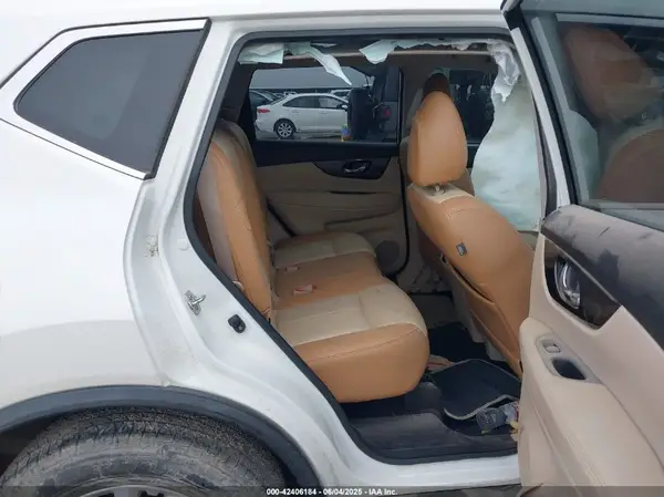 JN8AT2MT2KW263638 2019 NISSAN ROGUE - Image 8
