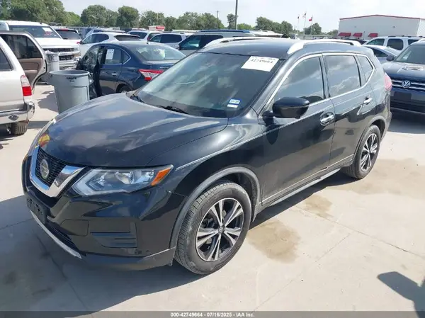 JN8AT2MT2KW263641 2019 NISSAN ROGUE - Image 2