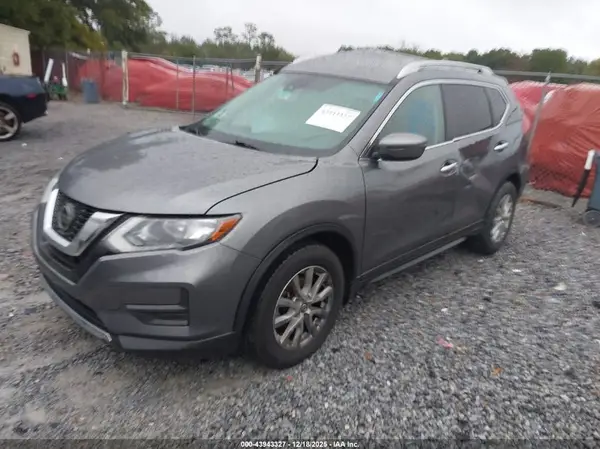 JN8AT2MT2KW267009 2019 NISSAN ROGUE - Image 2