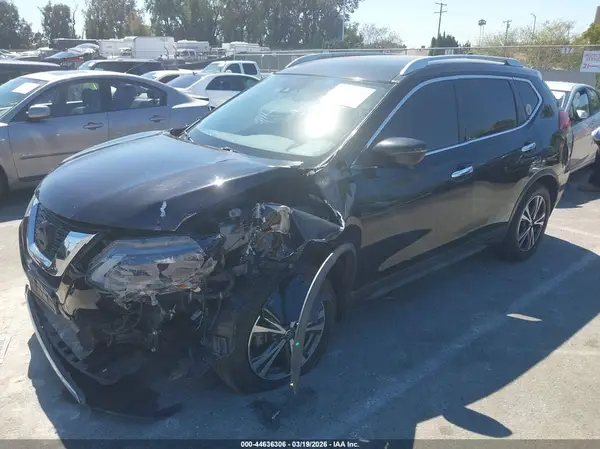 JN8AT2MT2KW267561 2019 NISSAN ROGUE - Image 2