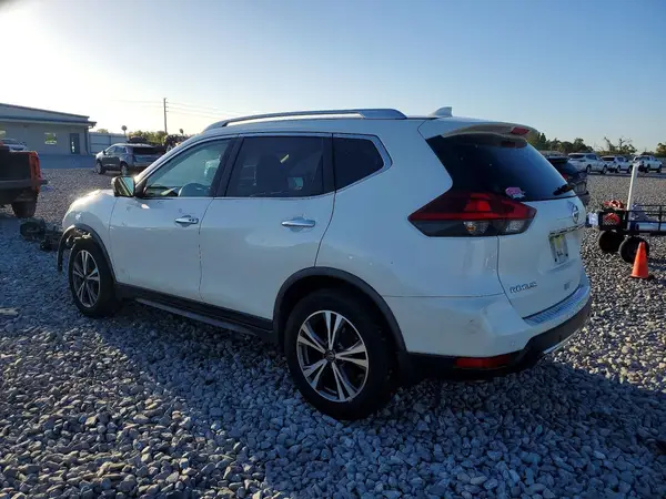 JN8AT2MT2KW267804 2019 NISSAN ROGUE - Image 2