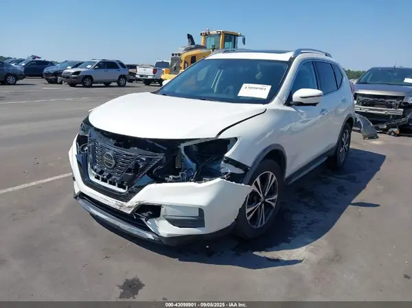 JN8AT2MT2KW268144 2019 NISSAN ROGUE - Image 2