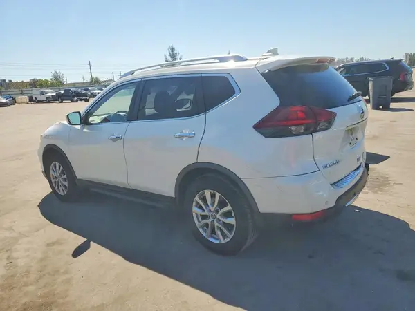 JN8AT2MT2LW013737 2020 NISSAN ROGUE - Image 2