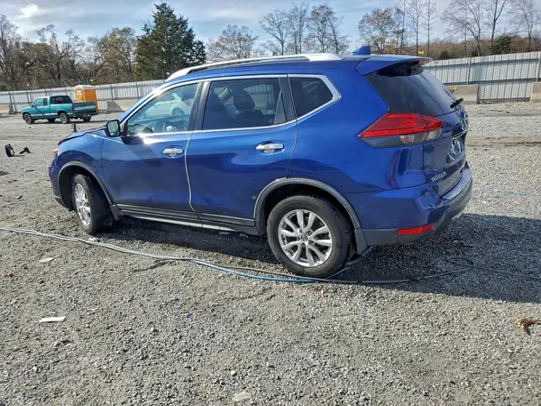 JN8AT2MT3HW132128 2017 NISSAN ROGUE - Image 2