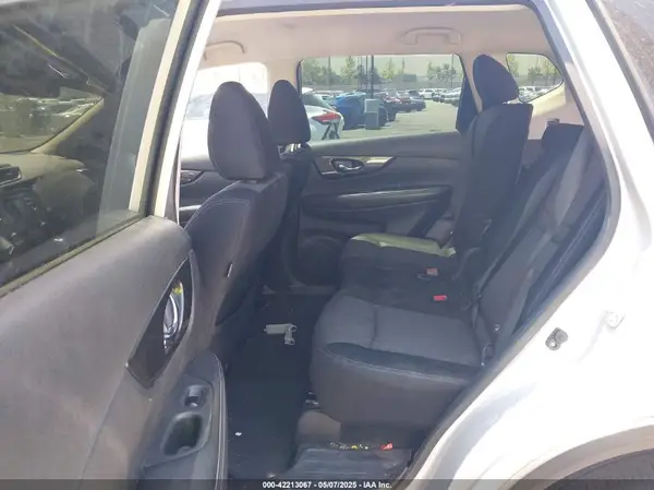JN8AT2MT3HW134820 2017 NISSAN ROGUE - Image 8