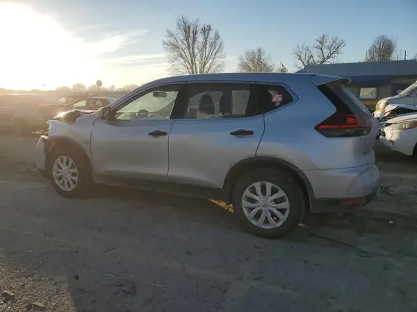JN8AT2MT3HW135398 2017 NISSAN ROGUE - Image 2