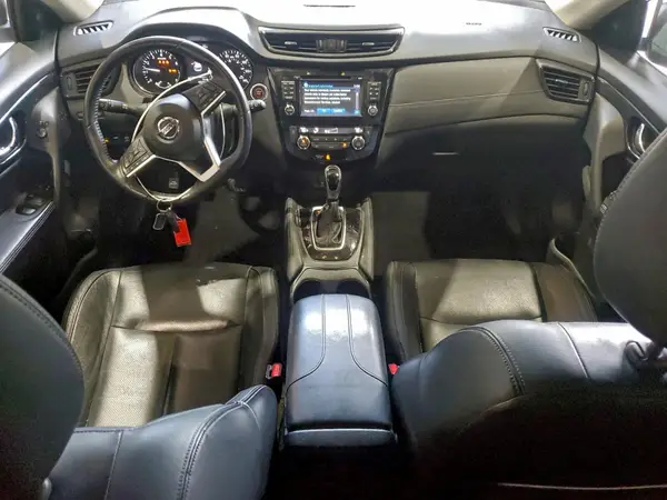 JN8AT2MT3HW135644 2017 NISSAN ROGUE - Image 8