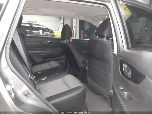JN8AT2MT3HW136289 2017 NISSAN ROGUE - Image 8