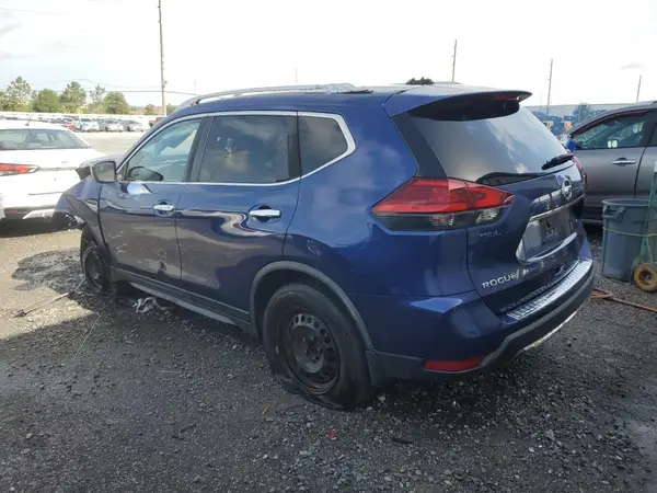 JN8AT2MT3HW136440 2017 NISSAN ROGUE - Image 2