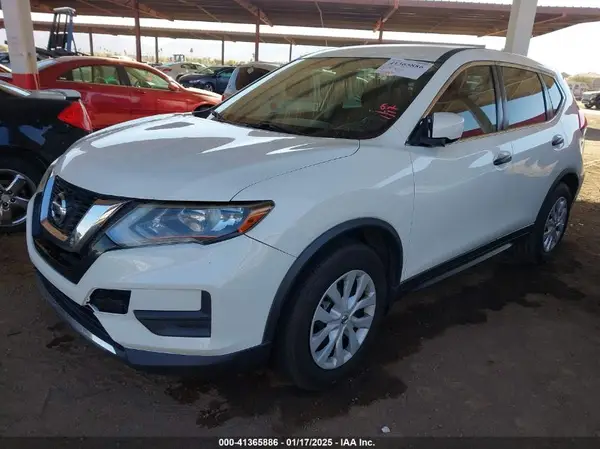 JN8AT2MT3HW136549 2017 NISSAN ROGUE - Image 2