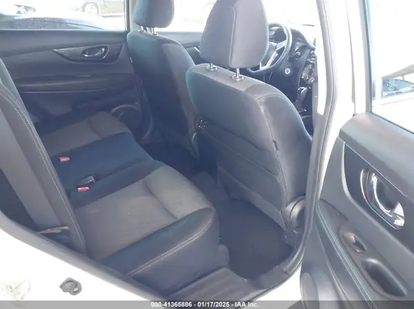 JN8AT2MT3HW136549 2017 NISSAN ROGUE - Image 8