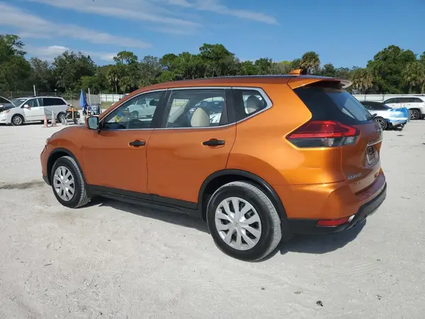 JN8AT2MT3HW138740 2017 NISSAN ROGUE - Image 2