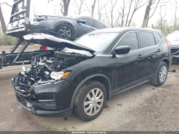JN8AT2MT3HW139564 2017 NISSAN ROGUE - Image 2