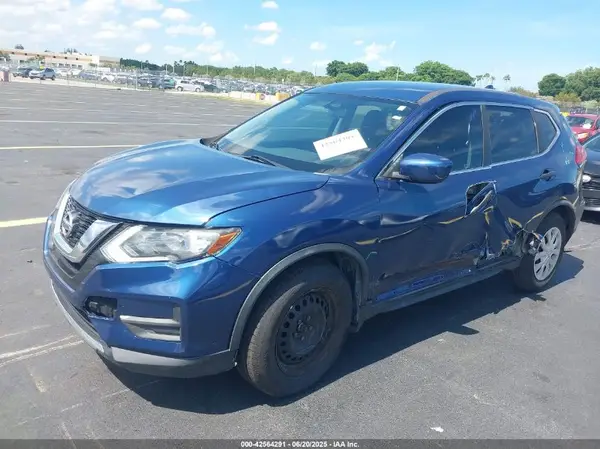 JN8AT2MT3HW140780 2017 NISSAN ROGUE - Image 2