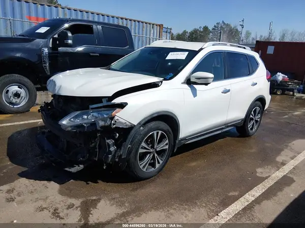 JN8AT2MT3HW142268 2017 NISSAN ROGUE - Image 2