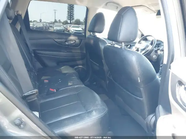 JN8AT2MT3HW142724 2017 NISSAN ROGUE - Image 8