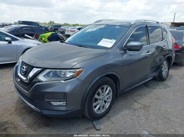 JN8AT2MT3HW147907 2017 NISSAN ROGUE - Image 2