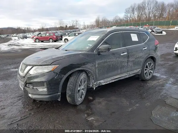 JN8AT2MT3HW151178 2017 NISSAN ROGUE - Image 2