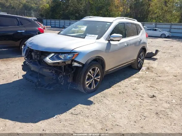 JN8AT2MT3HW151293 2017 NISSAN ROGUE - Image 2