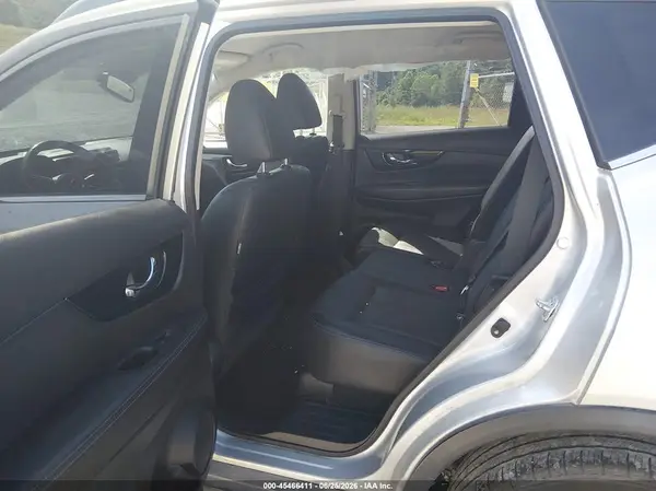 JN8AT2MT3HW151293 2017 NISSAN ROGUE - Image 8